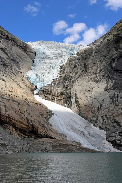 Glaciar briksdalsbreen — Fotografia de Stock