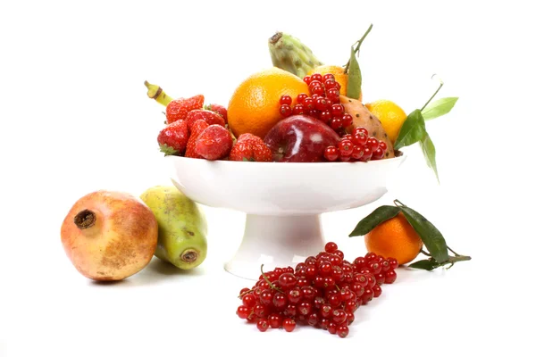 Frutta su un piatto — Foto Stock
