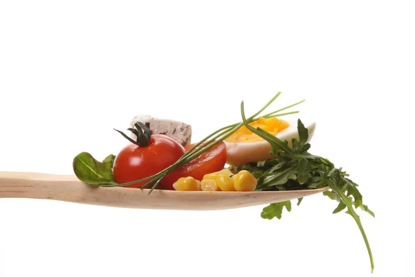 Salada em uma colher — Fotografia de Stock