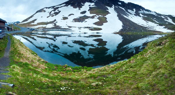 Reflections on the summer alpine lake — Stock Photo, Image