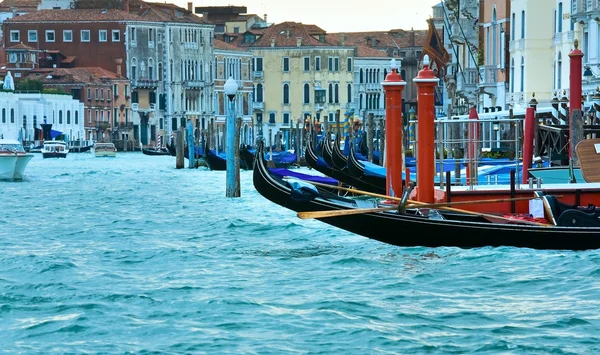 Vue Venise avec gondoles — Photo