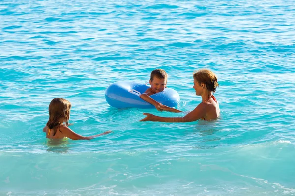 Rodzinne wakacje w lato Morze Jońskie — Zdjęcie stockowe