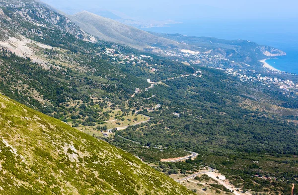 Vista sulla costa estiva dal passo di Llogara (Albania ) — Foto Stock