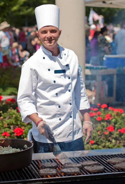 Chef al aire libre feliz — Foto de Stock