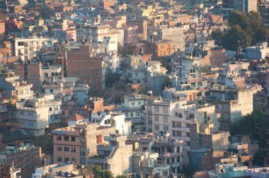 bir şehrin Katmandu, nepal birçok bina cityscape akşam. swayambhunath pagoda görüntülemek