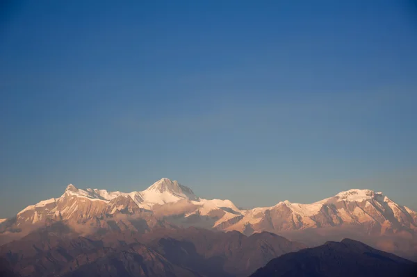 Beautiful morning view and sunrise time of the Himalayan mountains when see from Sarangkot, Pokhara, Nepal — Stock Photo, Image