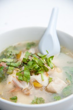 Deniz ürünleri Tom yum: ünlü geleneksel baharatlı Tayland gıda