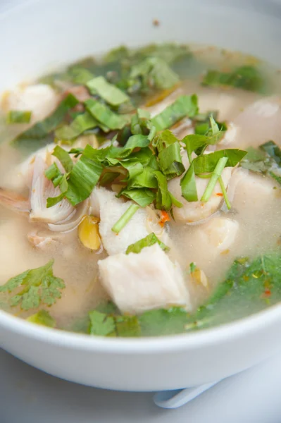 Seafood Tom yum: Famosa comida tradicional picante Tailândia — Fotografia de Stock