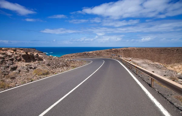 Fuerteventura, Ilhas Canárias, estrada para o mar — Fotografia de Stock