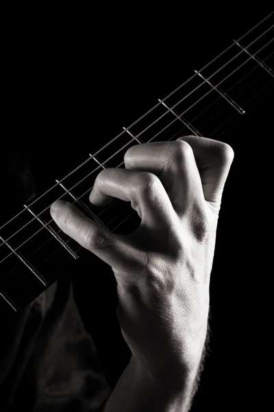 Grote zevende snaar (Amaj7) op elektrische gitaar; getinte zwart-wit beeld — Stockfoto