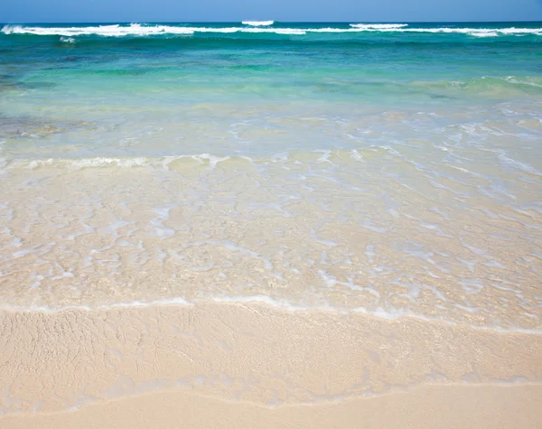 Piękna czysta plaża — Zdjęcie stockowe