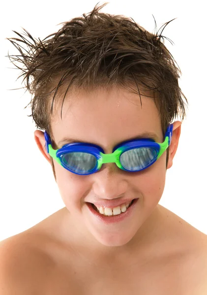 Elégedett az új szemüveg - kaukázusi kisfiú az úszás védőszemüveg — Stock Fotó