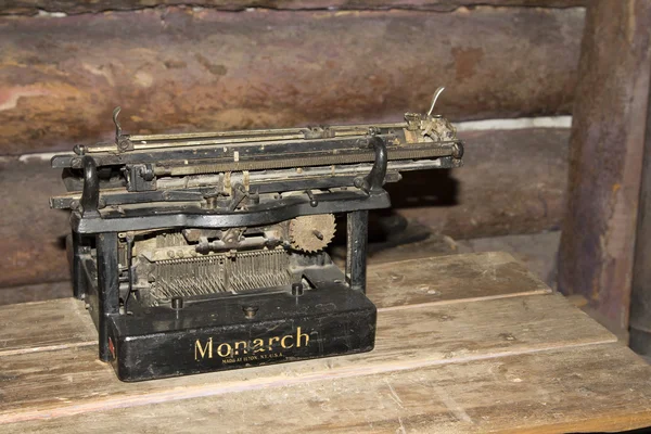 "君主的老式打字机" — 图库照片