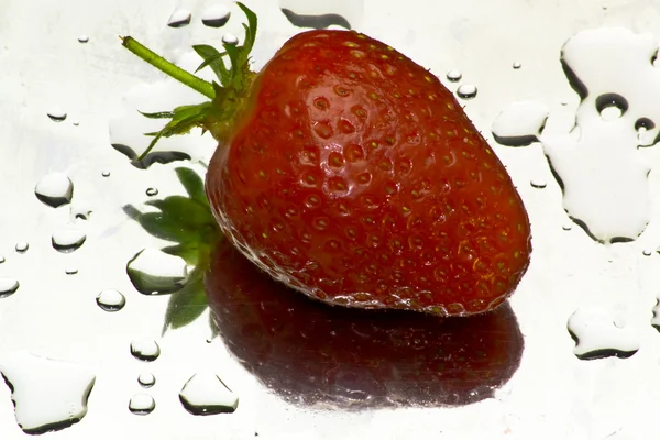 草莓反射 — 图库照片