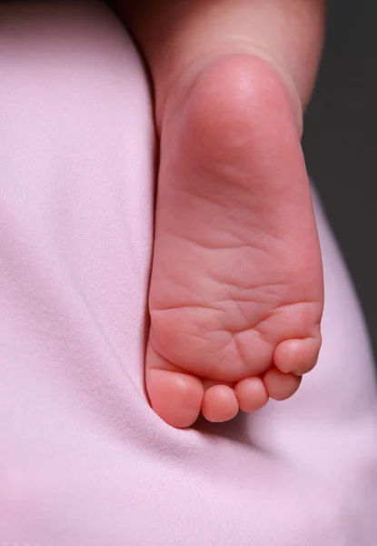 Liten baby foot — Stockfoto
