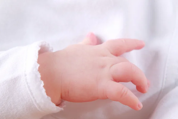 Mão de criança — Fotografia de Stock