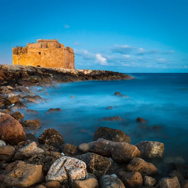 Vista nocturna del Castillo de Paphos (Paphos, Chipre ) — Foto de Stock