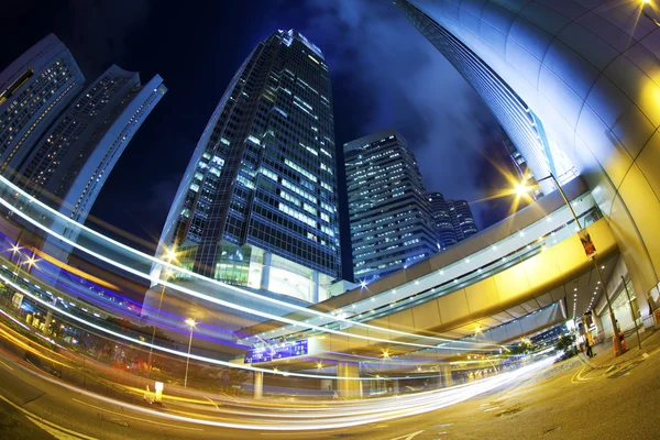 Staden natt trafikerar i centrala Hongkong — Stockfoto