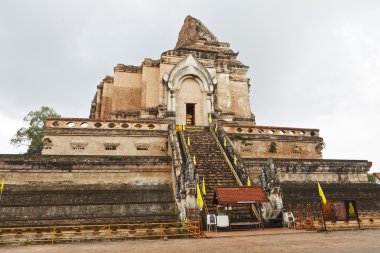 WAT chedi luang Tapınağı chiang Mai, Tayland.