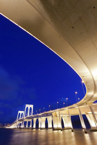 晚上在澳门西湾大桥 — 图库照片