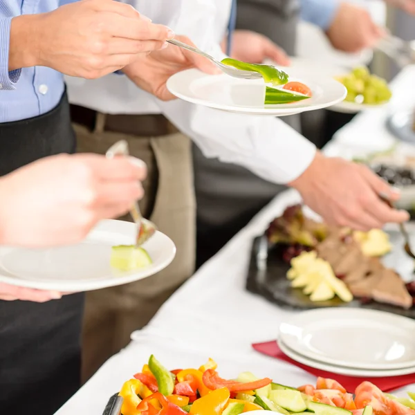 Catering de negocios tomar comida buffet —  Fotos de Stock