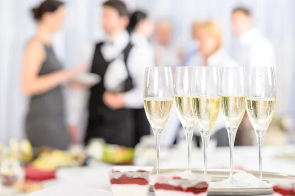 Aperitif Champagner für Tagungsteilnehmer Stockfoto