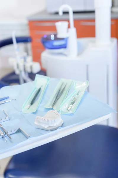 Narzędzia stomatologiczne z bliska — Zdjęcie stockowe