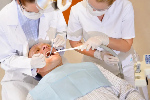 Αρσενικός ασθενής σε οδοντιατρική checkup Royalty Free Εικόνες Αρχείου
