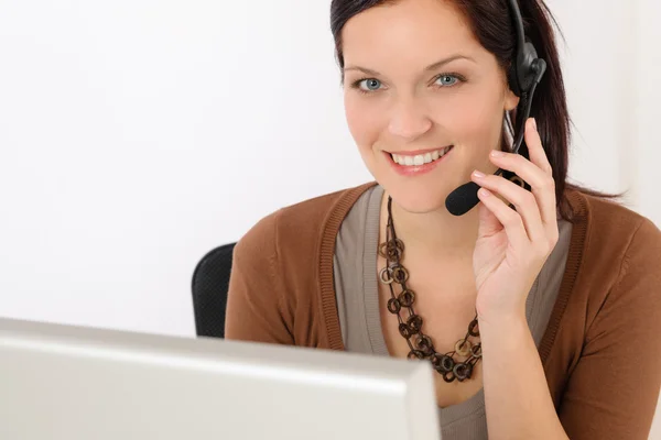Professionele call center vertegenwoordiger vrouw — Stockfoto