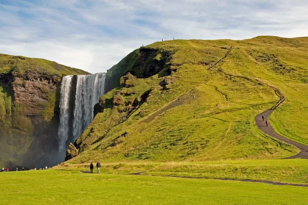 Водопад Скогарфосс в Исландии — стоковое фото
