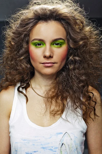 Fiatal gyönyörű nő gyönyörű haj-fotó — Stock Fotó