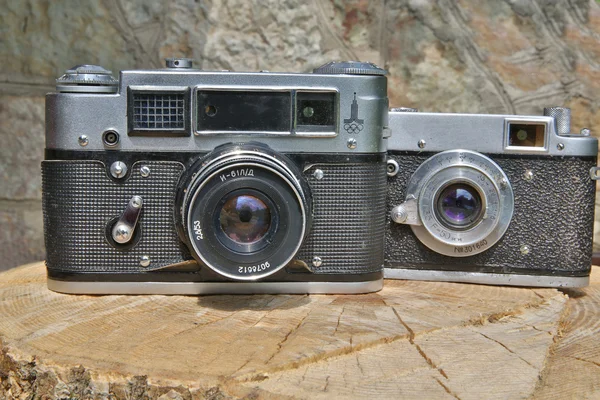 Duas câmeras usadas anteriormente estão em forma — Fotografia de Stock