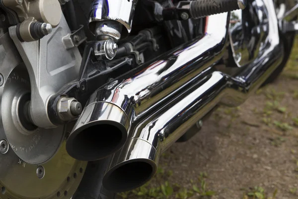 Bike chromed double pipes are reflecting — Stock Photo, Image