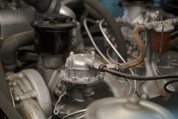 Nějaký motor vozidla s jeho mechanických částí — Stock fotografie