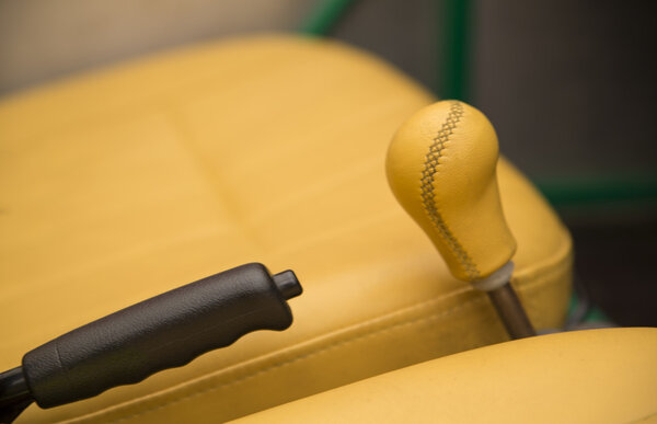 Car or bigger machine transmission between seats