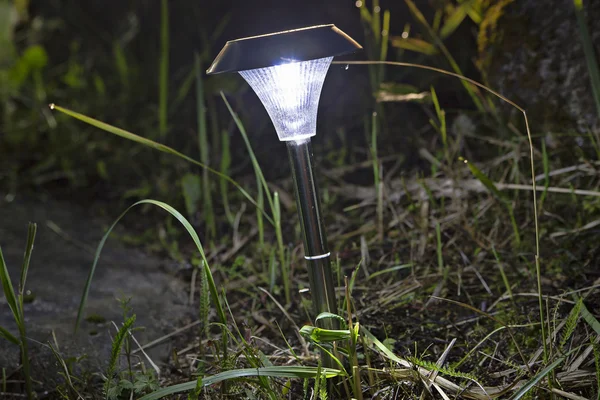 Lampe für den Außenbereich Blitz — Stockfoto