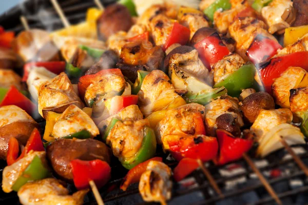 BBQ-barbecuen spiesjes kebab — Stockfoto