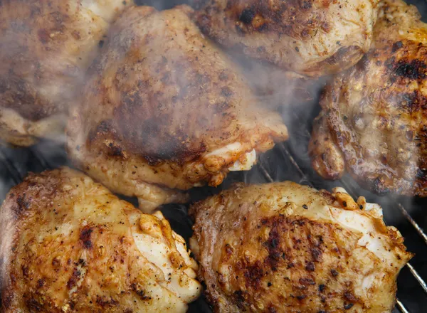 BBQ barbecuing grill chicken — Stock Photo, Image