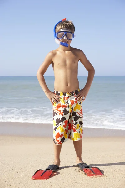 Young boy poses on beach — Stock Photo, Image