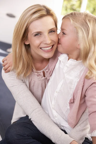 Woman and child pose in studio — Stock Photo, Image
