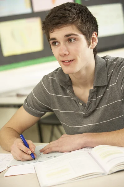 Чоловік Підліток Студент Навчання В Класі — стокове фото