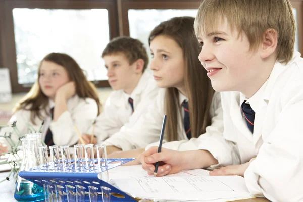 Group Of Teenage Students In Science Class — Stock Photo, Image