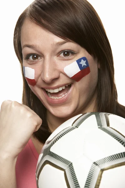 Genç bayan futbol fan Şili bayrağı ile yüzü boyalı — Stok fotoğraf