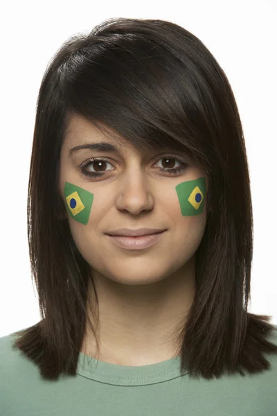 Fan Olahraga Perempuan Muda Dengan Bendera Brasil Dilukis Pada Wajah — Stok Foto