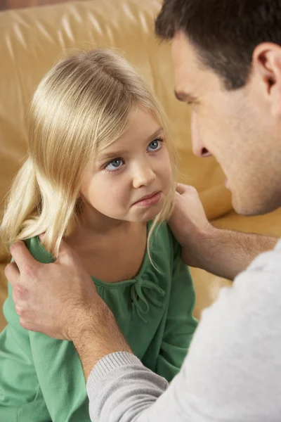Portrait Of Frightened Daughter Looking At Father — Stock Photo, Image