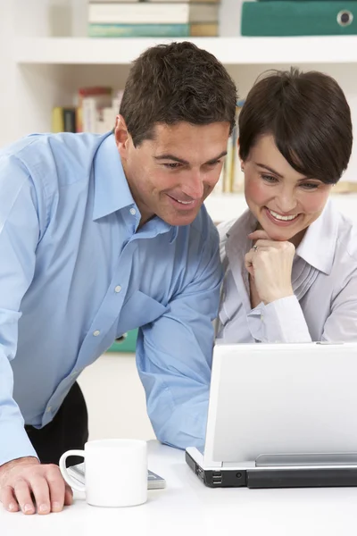 Couple Working From Home Using Laptop — Stock Photo, Image