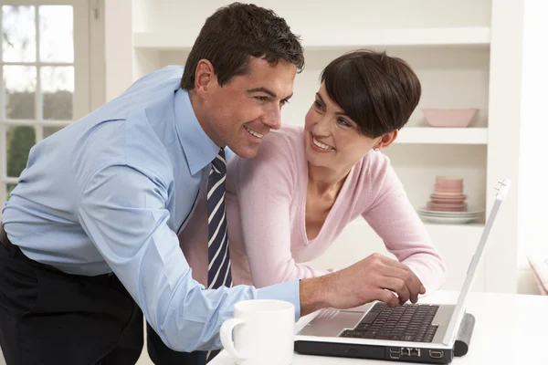 Couple Working From Home Using Laptop — Stock Photo, Image