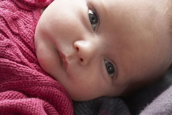 Portrait de bébé fille nouveau-né — Photo