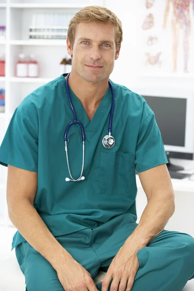 Porträtt av kirurg läkare — Stockfoto