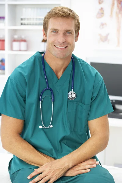 Retrato do médico cirurgião — Fotografia de Stock